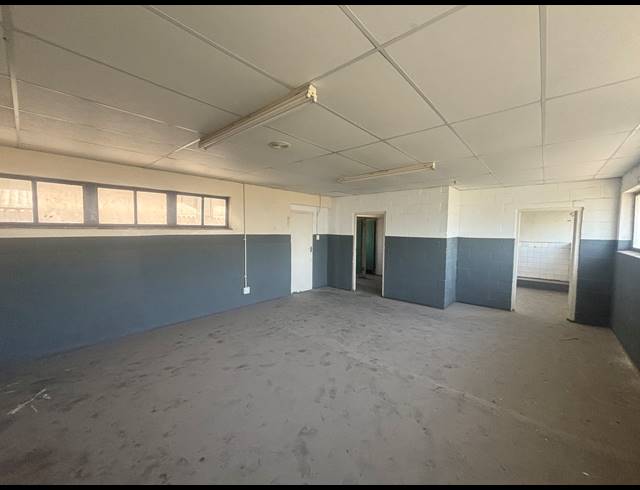 339M² WAREHOUSE TO LET IN BLACKHEATH INDUSTRIAL